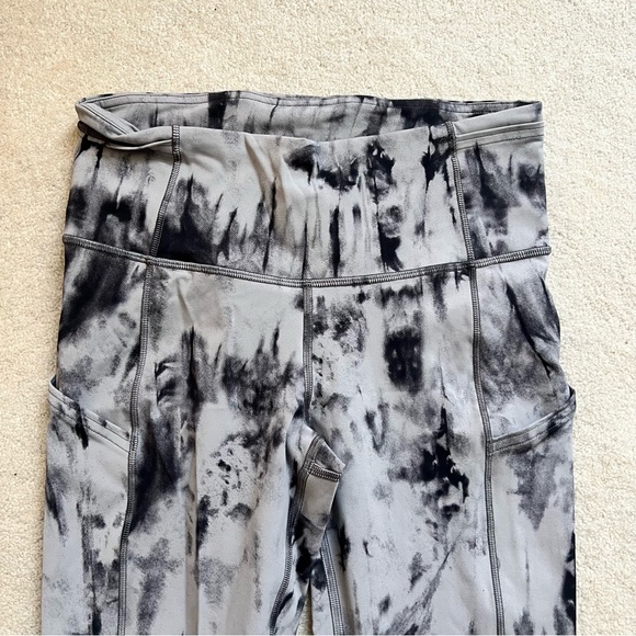 Lululemon fast and free leggings grey black tie dye pattern size 6 small - Picture 3 of 5